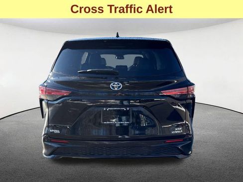 Used 2024 Toyota Sienna XSE image 12