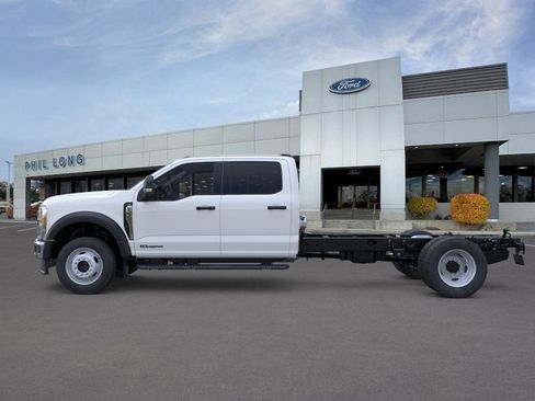 New 2026 Ford F550 4x4 Crew Cab image 3