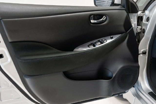 Used 2025 Nissan Leaf S FWD image 8