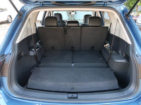 Used 2018 Volkswagen Tiguan SEL image 39