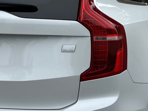 Certified 2023 Volvo XC90 T8 Plus AWD/4WD image 36