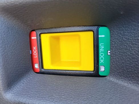 Used 2024 Ford Transit 350 XLT image 9