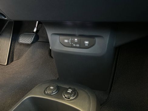 New 2025 Kia EV6 Light w/ Light LR Technology Package image 25