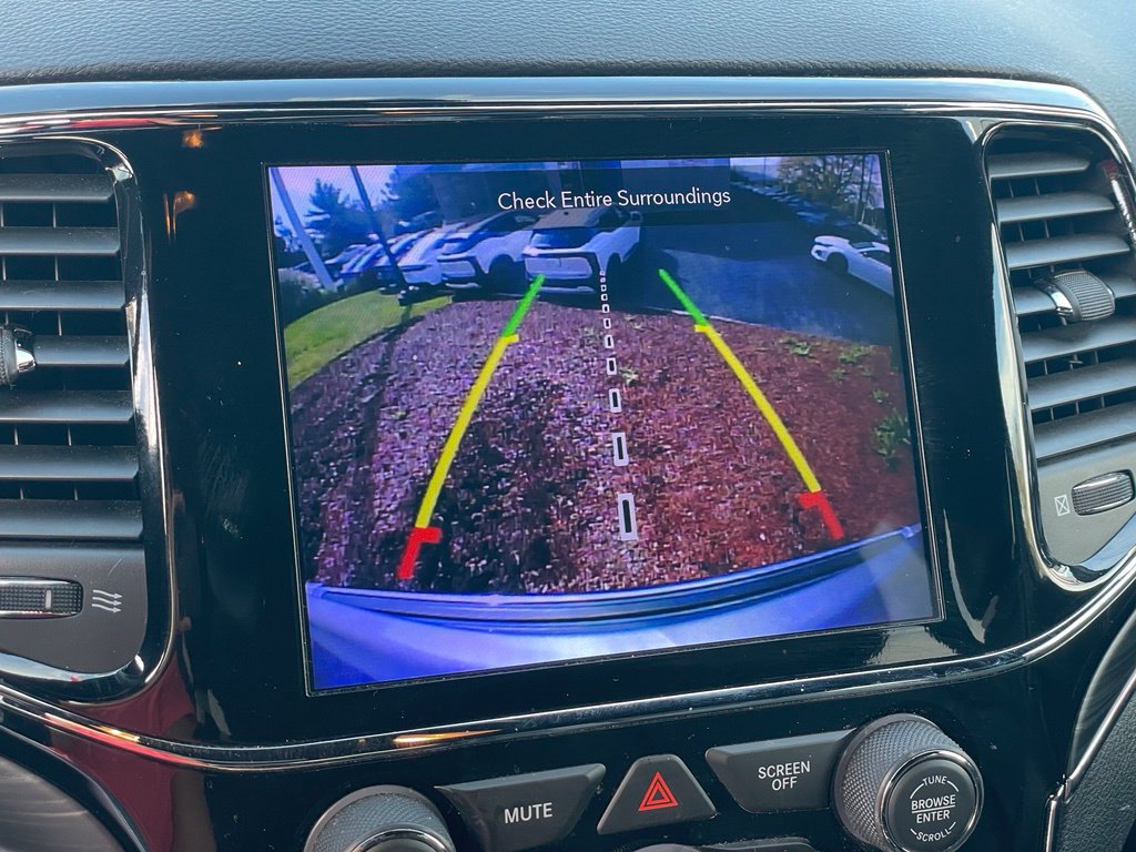 Used 2020 Jeep Grand Cherokee Limited AWD/4WD image 19