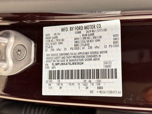 Used 2025 Lincoln Nautilus Reserve AWD/4WD image 18