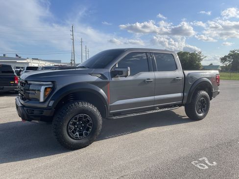 Used 2025 Ford F150 Raptor w/ Equipment Group 803A Raptor R AWD/4WD image 4