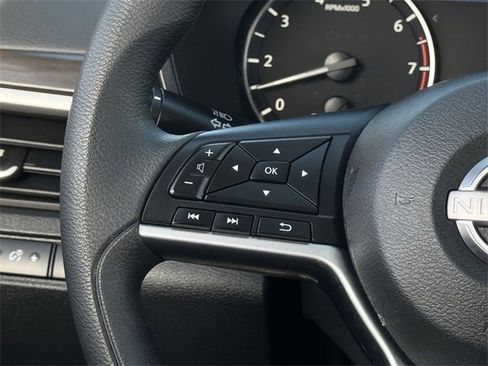 Used 2023 Nissan Altima 2.5 SV image 13