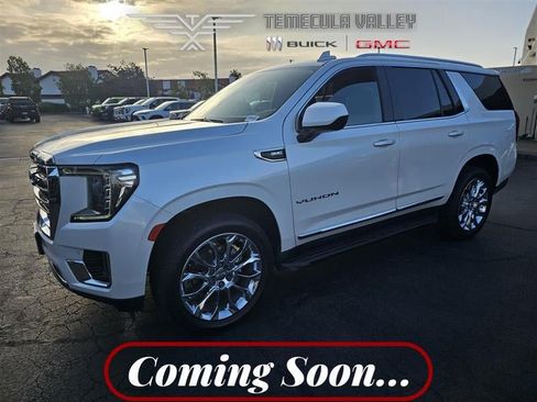 Certified 2023 GMC Yukon SLT AWD/4WD image 1