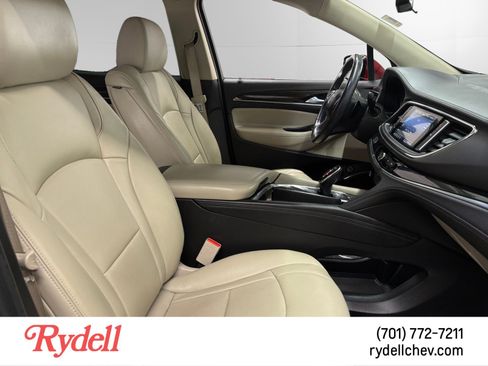 Used 2021 Buick Enclave Essence w/ Sound and Sites Package AWD/4WD image 17