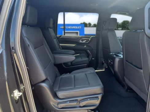 Used 2024 Chevrolet Suburban LT AWD/4WD image 23