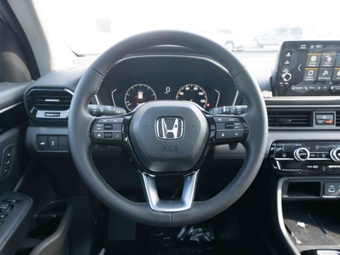 New 2025 Honda Pilot Touring image 21