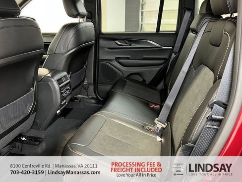New 2025 Jeep Grand Cherokee Laredo image 22