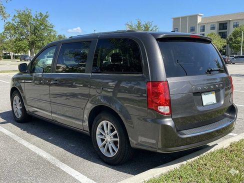 Used 2020 Dodge Grand Caravan SXT FWD image 2