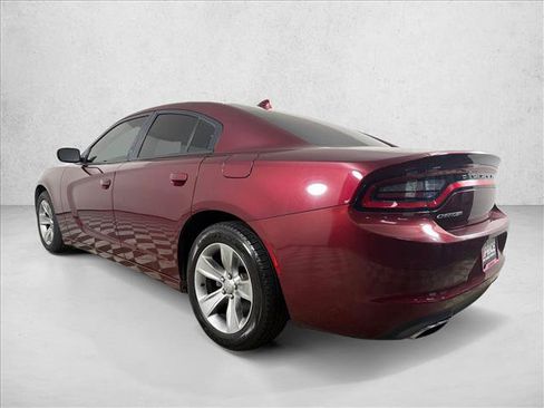 Used 2017 Dodge Charger SXT RWD image 5