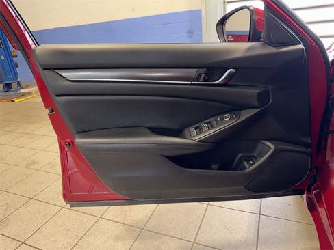 Used 2020 Honda Accord Sport image 29