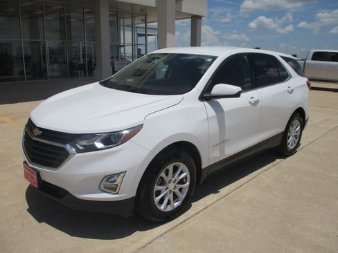 Used 2020 Chevrolet Equinox LT FWD image 2