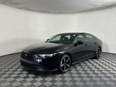 Used 2025 Honda Accord Sport image 7