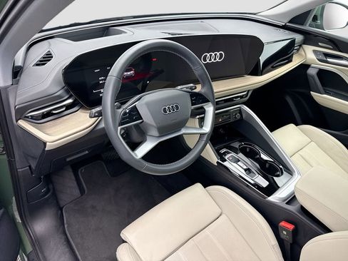 Used 2025 Audi Q5 Premium Plus w/ Premium Plus image 9