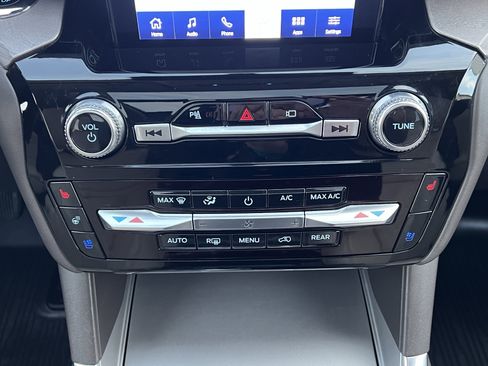 Used 2023 Ford Explorer Platinum w/ Technology Package image 38