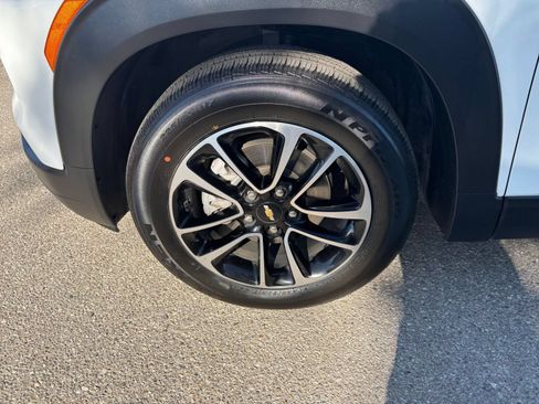 Used 2025 Chevrolet TrailBlazer LT FWD image 29
