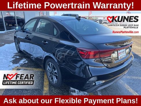 Used 2023 Kia Forte LXS w/ LXS Technology Package FWD image 7