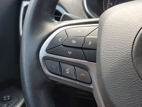 Used 2019 Jeep Cherokee Limited AWD/4WD image 24