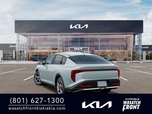 New 2026 Kia K4 LXS image 1