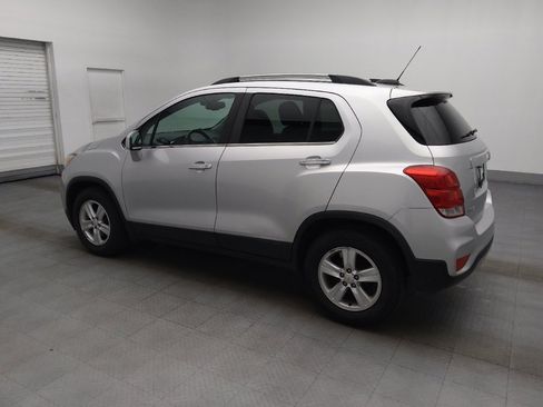 Used 2019 Chevrolet Trax LT w/ LT Convenience Package FWD image 3