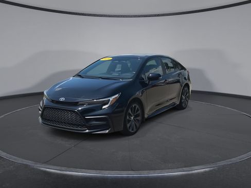 Used 2025 Toyota Corolla SE FWD image 4
