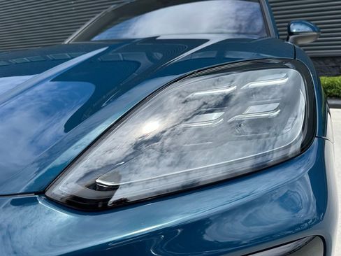 Certified 2025 Porsche Cayenne E-Hybrid AWD/4WD image 13