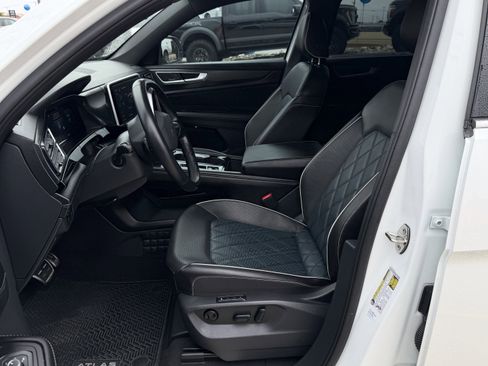 Used 2024 Volkswagen Atlas Cross Sport SEL Premium R-Line image 15