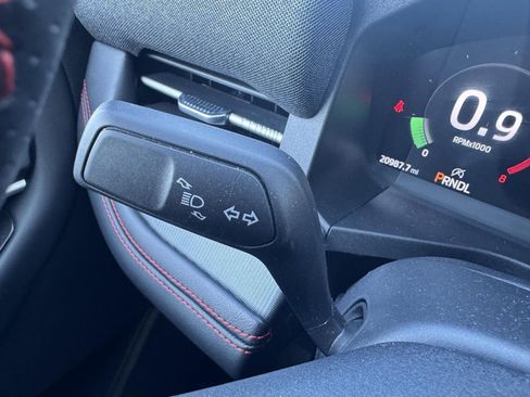 Used 2025 Ford Explorer ST-Line w/ ST-Line Street Pack image 18