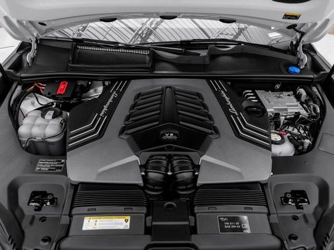 Used 2025 Lamborghini Urus SE image 61