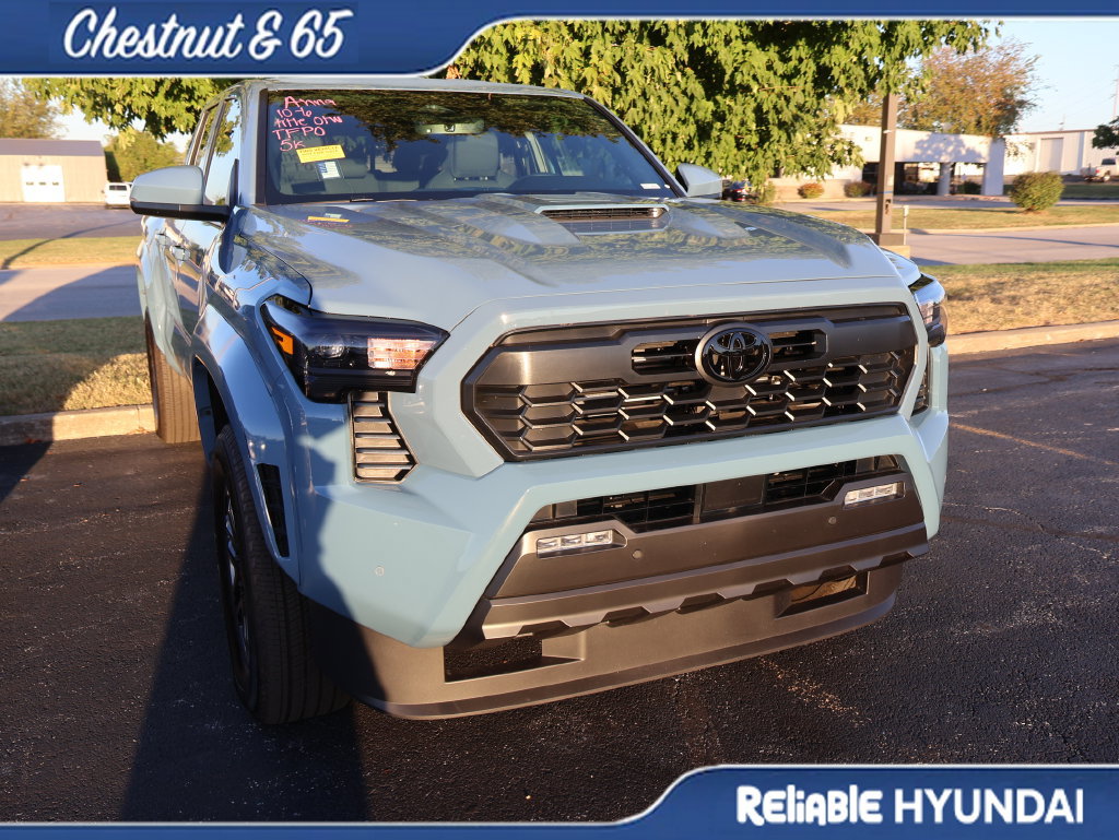 Used 2026 Toyota Tacoma TRD Sport w/ TRD Sport Upgrade Package AWD/4WD image 3