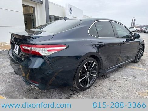 Used 2020 Toyota Camry XSE image 7
