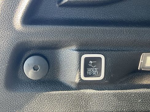 Used 2021 Jeep Grand Cherokee L Limited image 32