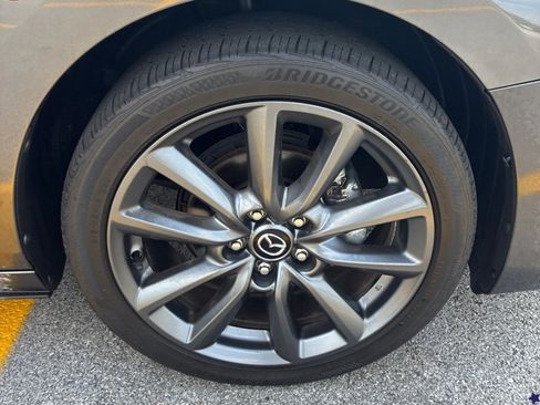 Used 2023 MAZDA MAZDA3 s FWD image 16