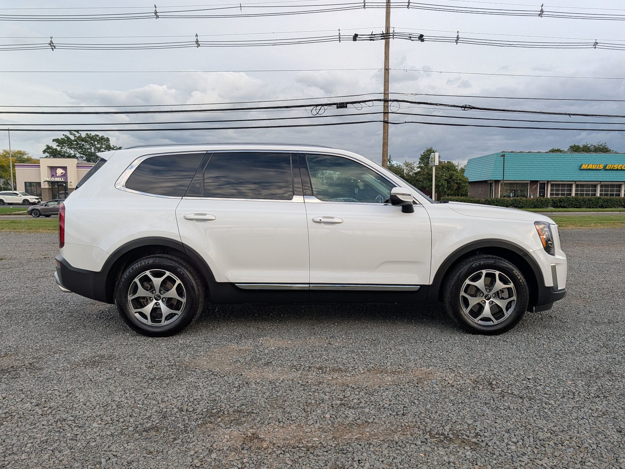 Used 2020 Kia Telluride EX AWD/4WD image 4