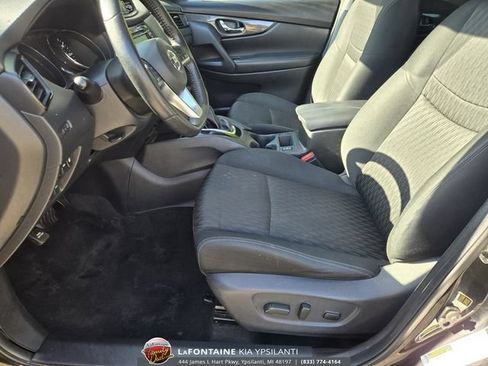 Used 2020 Nissan Rogue SV AWD/4WD image 12