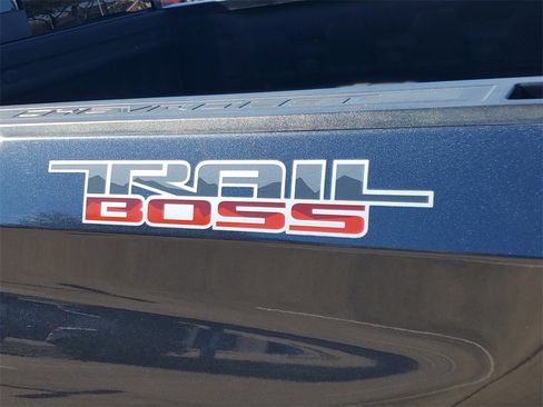 Used 2021 Chevrolet Silverado 1500 LT Trail Boss w/ Convenience Package II image 5