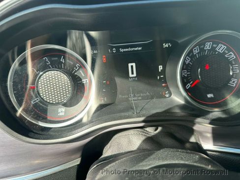 Used 2016 Dodge Challenger SXT image 13