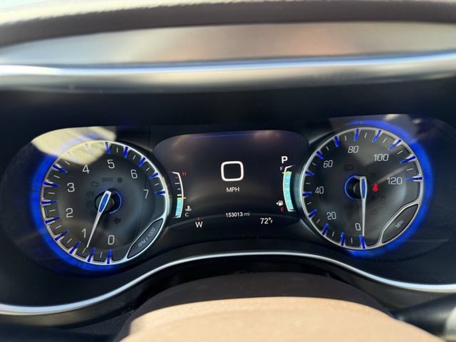 Used 2018 Chrysler Pacifica Touring-L Plus FWD image 16