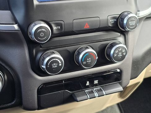 Used 2020 RAM 1500 Big Horn AWD/4WD image 21
