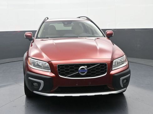 Used 2015 Volvo XC70 T6 w/ Proximity Package AWD/4WD image 2