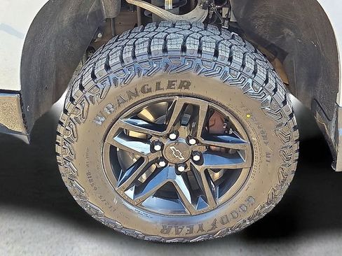 Certified 2024 Chevrolet Silverado 1500 LT Trail Boss w/ Convenience Package II AWD/4WD image 9