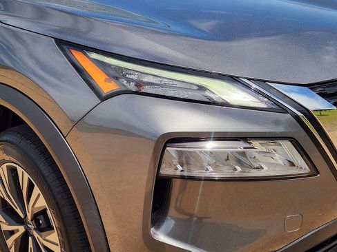 Used 2023 Nissan Rogue SV AWD/4WD image 11