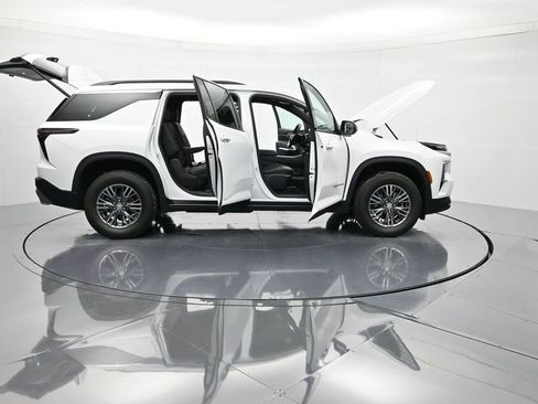 Certified 2025 Chevrolet Traverse LT image 48