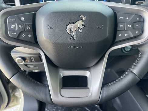New 2025 Ford Bronco Badlands AWD/4WD image 9