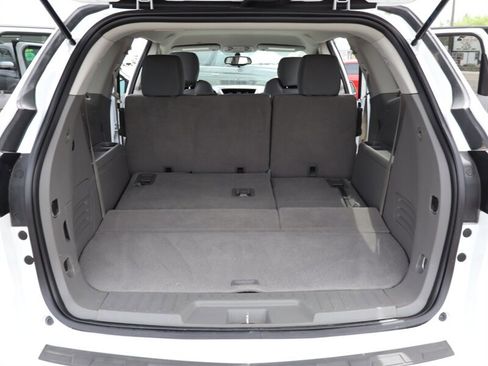Used 2017 Chevrolet Traverse LS FWD image 16