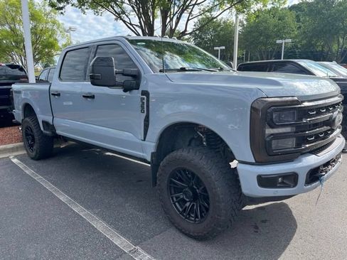 Used 2024 Ford F350 Platinum w/ Tremor Off-Road Package AWD/4WD image 2
